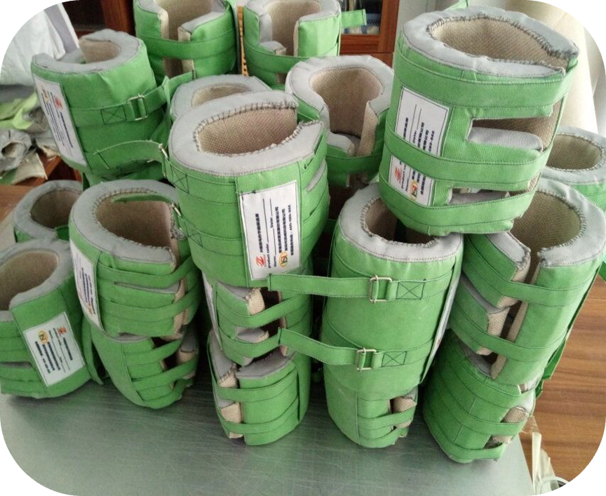 Detachable soft energy-saving insulation cover for injection molding machines